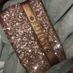 Juicy wristlet like new